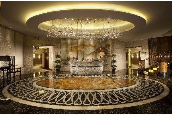 “重庆冬日秘境：大型室内桑拿馆，温暖养生新体验”